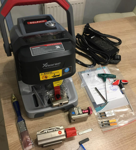 Dolphin XP-005L | Xhorse| Automatic Key Cutting Machine - Image 3